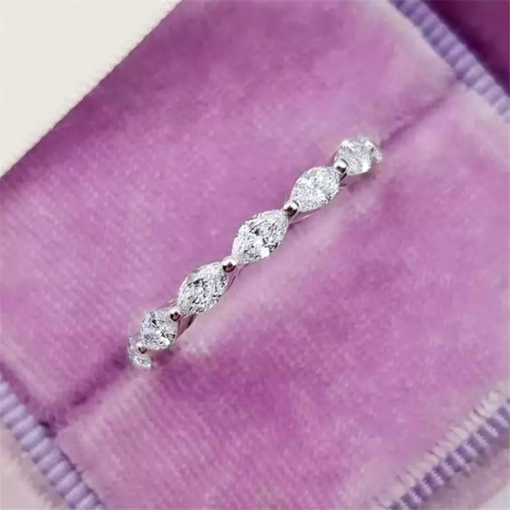 🎀NWT S925 Sterling Silver Zirconium Size 7 Ladies Designer Ring Comes In 🎁